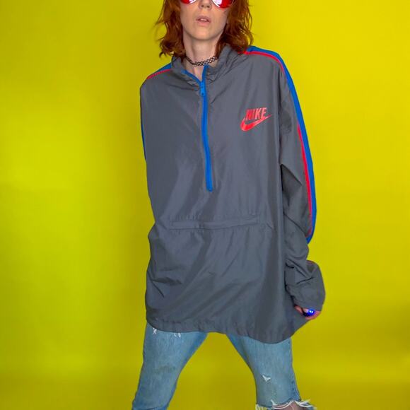 Nike Unisex Gray and Blue Striped Windbreaker Jacket - Picture 14 of 14